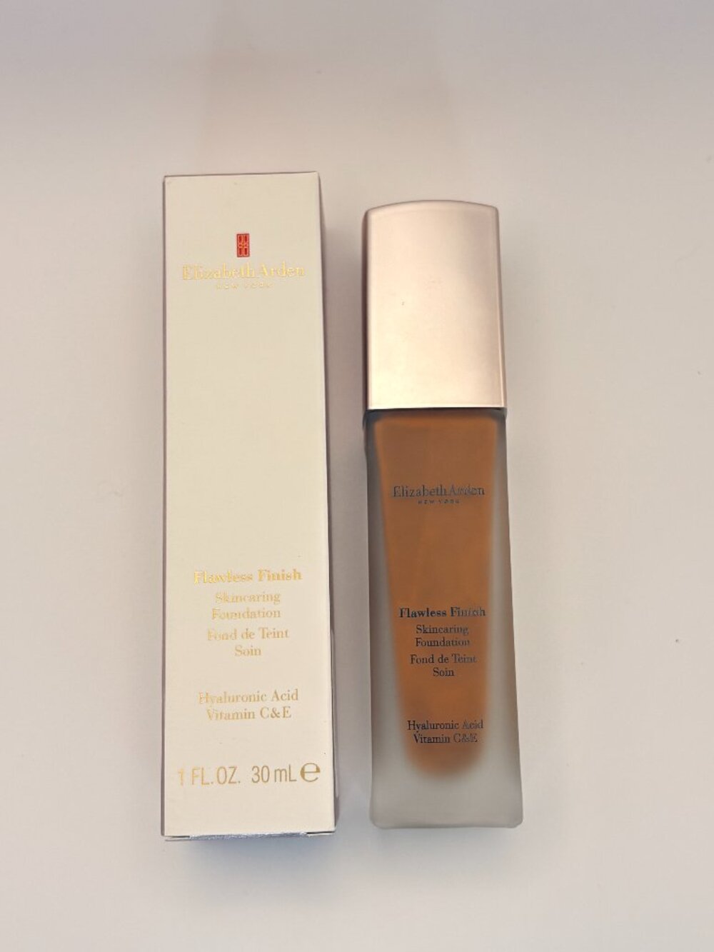 Elizabeth Arden Flawless Finish Skincaring Foundation 600W Deep Warm 30mL NEW